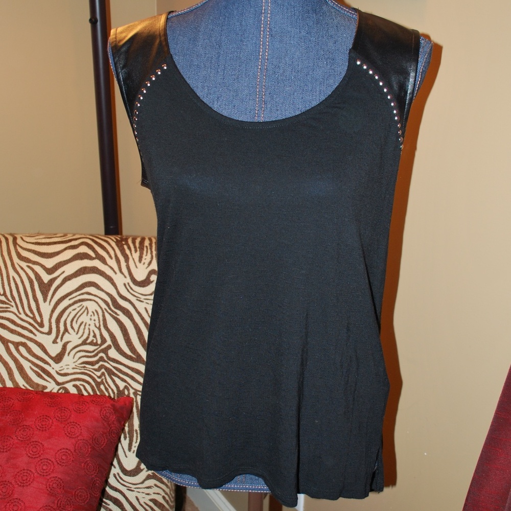 EUC Rock and Republic sleeveless Top